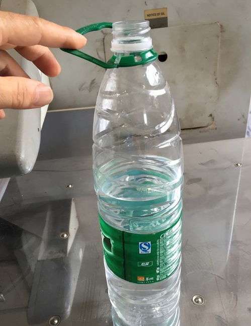 贵州人请客喝茅台 那是没把你当朋友,自己人都喝 矿泉水